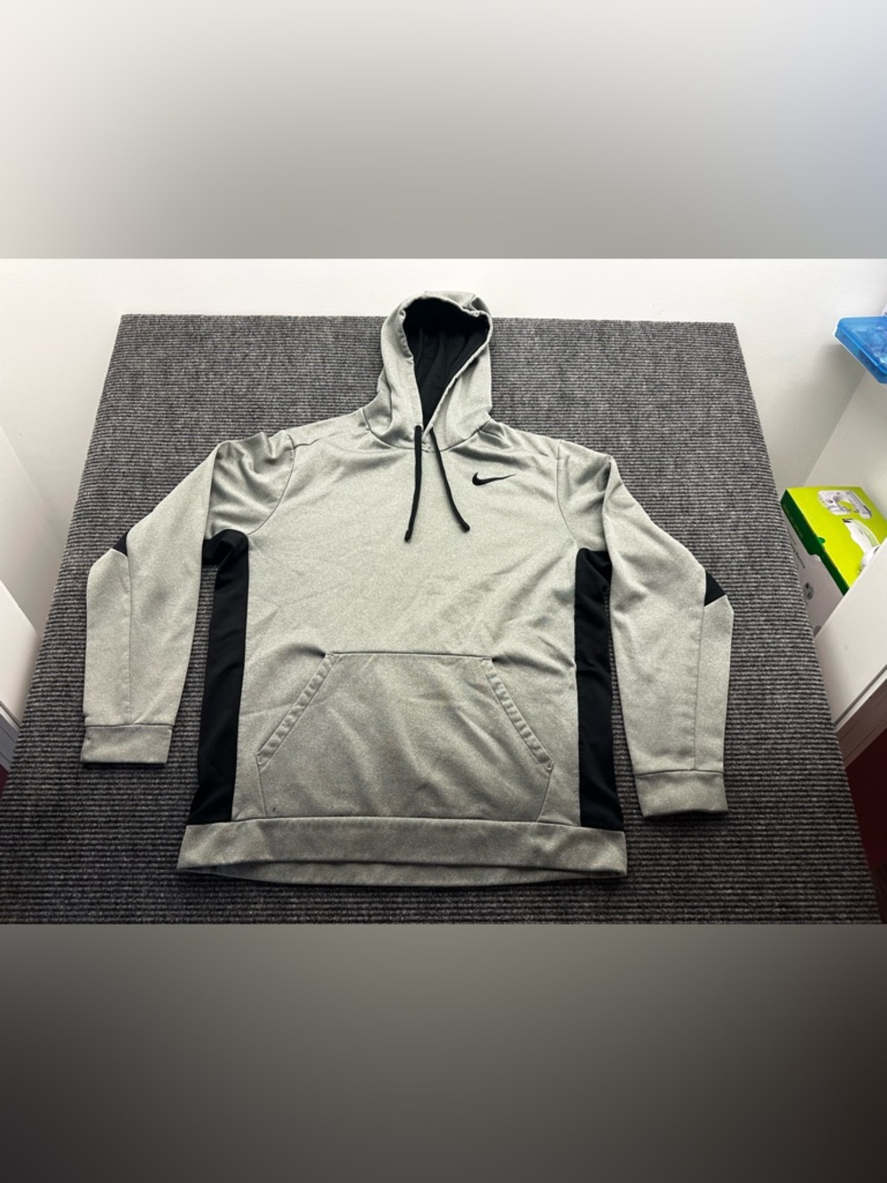 Men’s Gray Nike Therma Fit Pullover Hooded Hoodie Kangaroo Pocket Sweatshirt XL